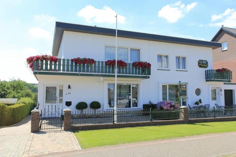 Panorama Sousberg Appartementen Schin op Geul Exteriör bild